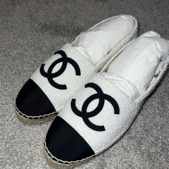 Chanel espadrilles black and white size 39 NEW - Picture 1 of 4